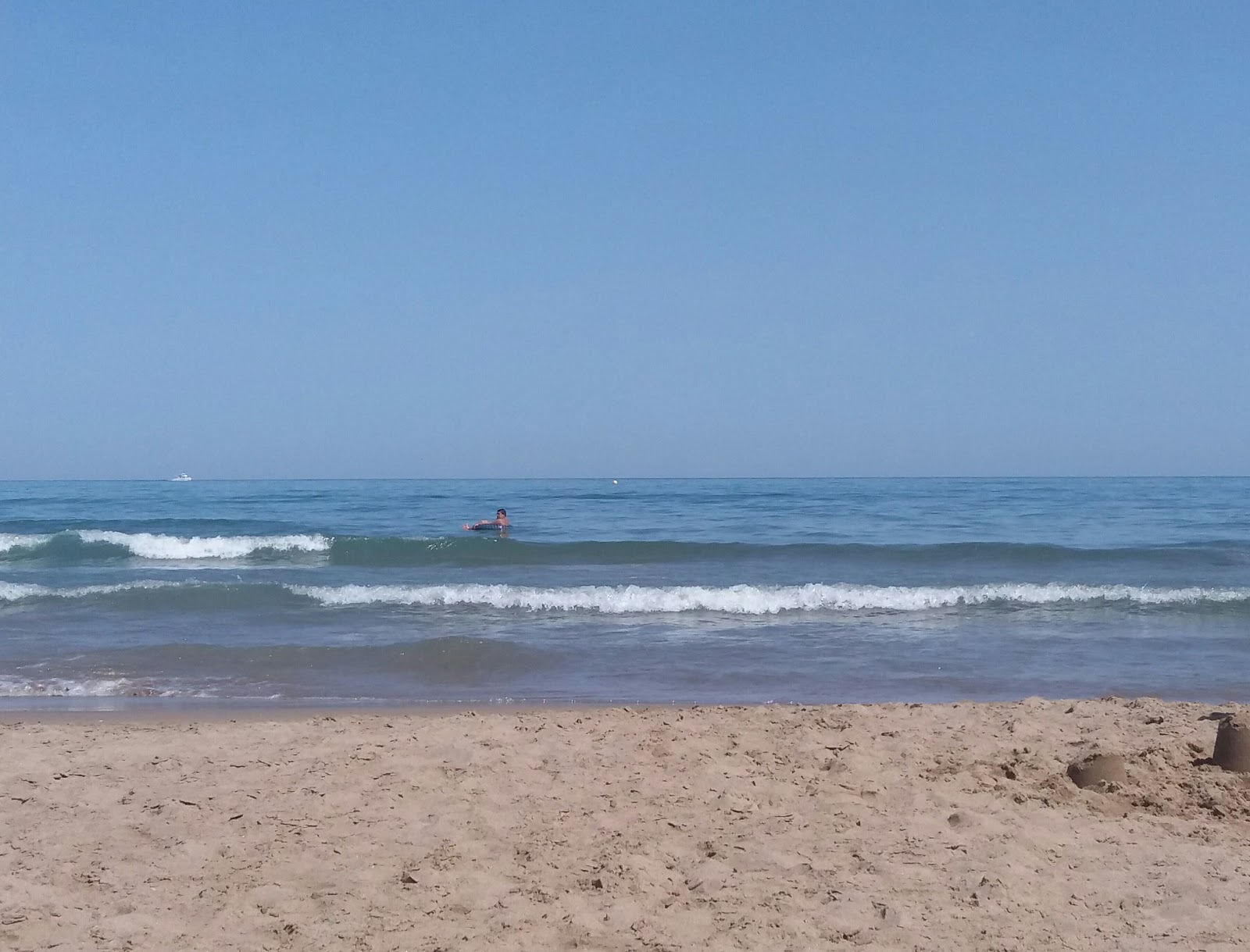 Foto di Narbonne Plage con costa lunga e dritta