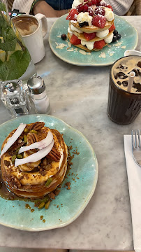 Pancake du Restaurant servant le petit-déjeuner AZUR CAFÉ BRUNCH & COFFEE CHAMPS-ELYSÉES à Paris - n°17