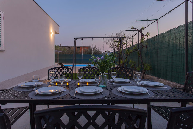 Radno vrijeme Villa Emanuela with private pool, BBQ