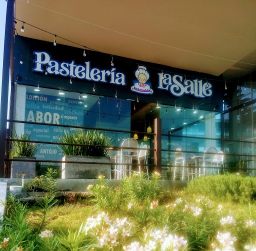 Pastelería La Salle - Patio