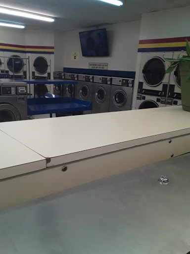 Laundromat «Soaps & Suds», reviews and photos, 2200 Todds Ln, Hampton, VA 23666, USA