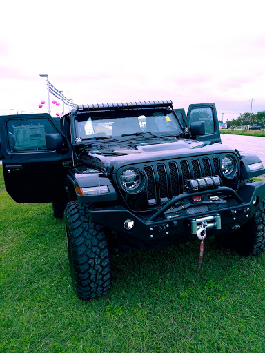 Car Dealer «Yaklin Chrysler Dodge Jeep RAM», reviews and photos, 1550 W Kingsbury St, Seguin, TX 78155, USA