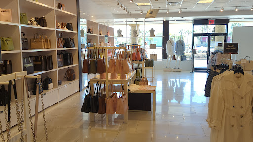 Shopping Mall «Silver Sands Premium Outlets», reviews and photos, 10562 Emerald Coast Pkwy W, Miramar Beach, FL 32550, USA