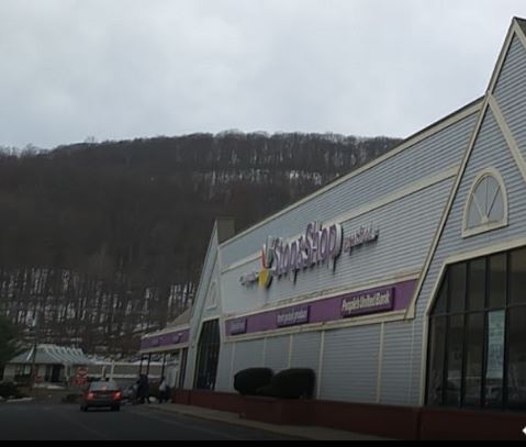 Grocery Store «Stop & Shop», reviews and photos, 727 Rubber Ave, Naugatuck, CT 06770, USA