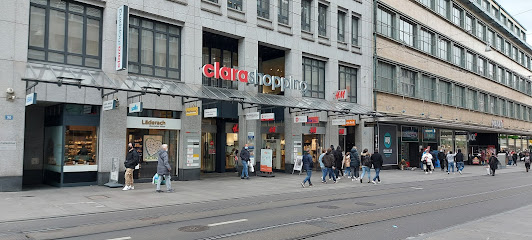 Clara shopping