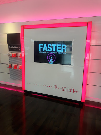 Cell Phone Store «T-Mobile», reviews and photos, 100 Promenade Pkwy A, Fayetteville, GA 30214, USA