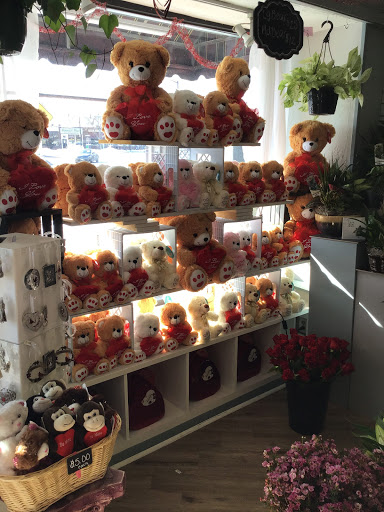 Florist «Lollipops & Roses Florist», reviews and photos, 450 Salem St, Medford, MA 02155, USA