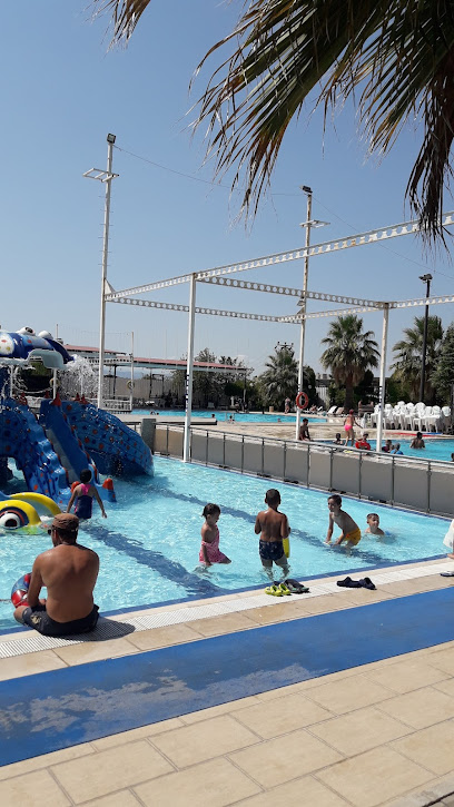 Soma Gençlik ve Spor Merkezi Yüzme Havuzu