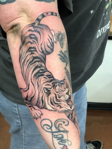 Tattoo Shop «Royal Six Tattoo», reviews and photos, 537 Main St, Placerville, CA 95667, USA