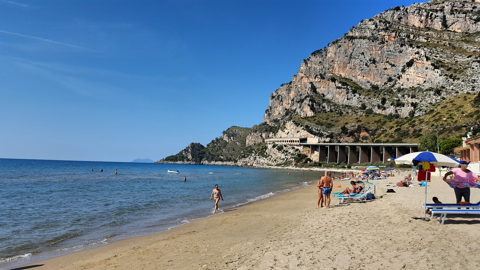 Fotografie cu Spiaggia di Sant' Agostino cu o suprafață de nisip maro