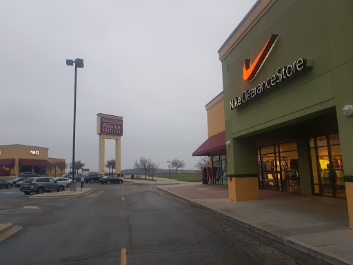 Shopping Mall «Johnson Creek Premium Outlets», reviews and photos, 575 Linmar Ln, Johnson Creek, WI 53038, USA