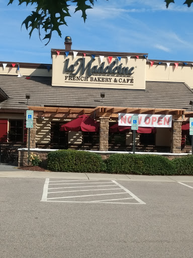 Shopping Mall «Plantation Point Shopping Center», reviews and photos, 6461 Plantation Center Dr, Raleigh, NC 27616, USA