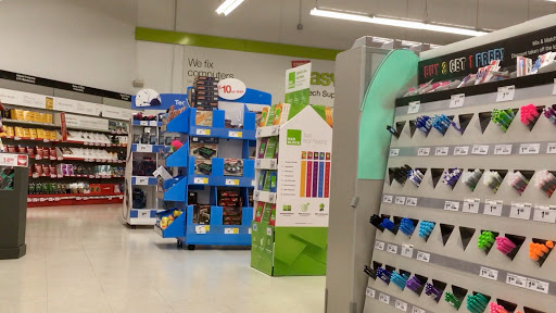 Office Supply Store «Staples», reviews and photos, 3600 Commerce Dr, Warsaw, IN 46580, USA