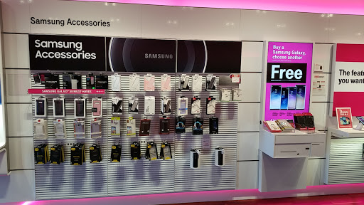 T-Mobile, 2622 Holcomb Bridge Rd Suite 110, Alpharetta, GA 30022, USA, 