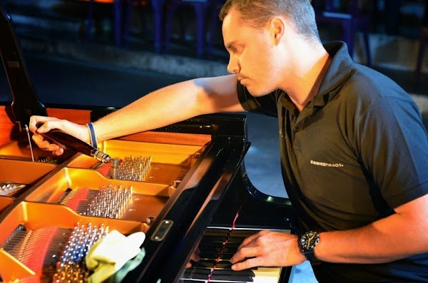 Imagen de HINVES - Tu tienda de Pianos (6 de 9)