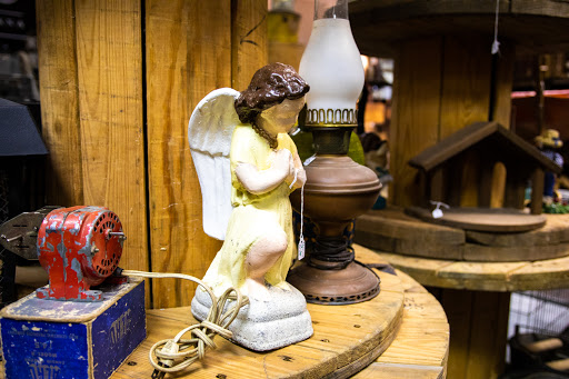 Thrift Store «Pocket Change Thrift, Antiques, and re-purpose store», reviews and photos, 1300 E State St, Alliance, OH 44601, USA