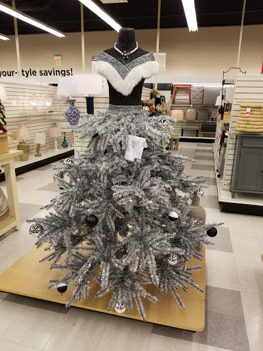 Department Store «T.J. Maxx and HomeGoods», reviews and photos, 7349 Lemont Rd, Downers Grove, IL 60516, USA