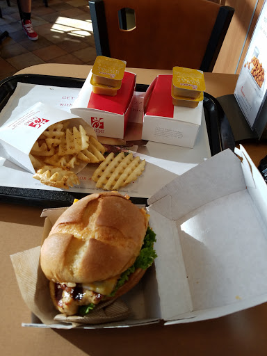 Fast Food Restaurant «Chick-fil-A», reviews and photos, 340 Eisenhower Dr, Hanover, PA 17331, USA