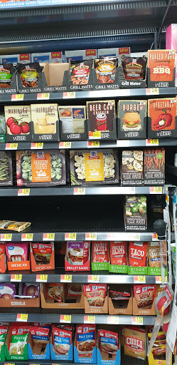 Shopping Mall «South Pasadena Shopping Center», reviews and photos, 6850 Gulfport Blvd S, South Pasadena, FL 33707, USA