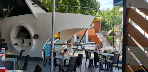 Ocio Gastropub - Antiguo Mercato, Av. Metropolitana #1, Santiago De Los Caballeros 51000, Dominican Republic