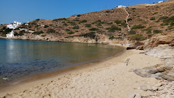 Kolitsani beach'in fotoğrafı küçük koy ile birlikte