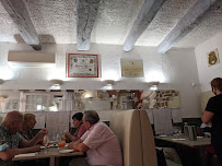 Atmosphère du Restaurant La Caverne à Gréoux-les-Bains - n°1