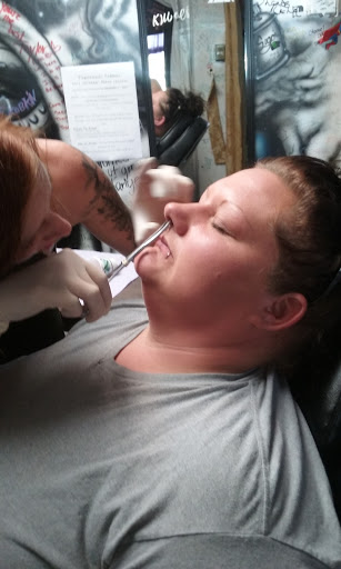 Tattoo Shop «Paparazzi Tattoos & Bod», reviews and photos, 408 S 11th St, Niles, MI 49120, USA