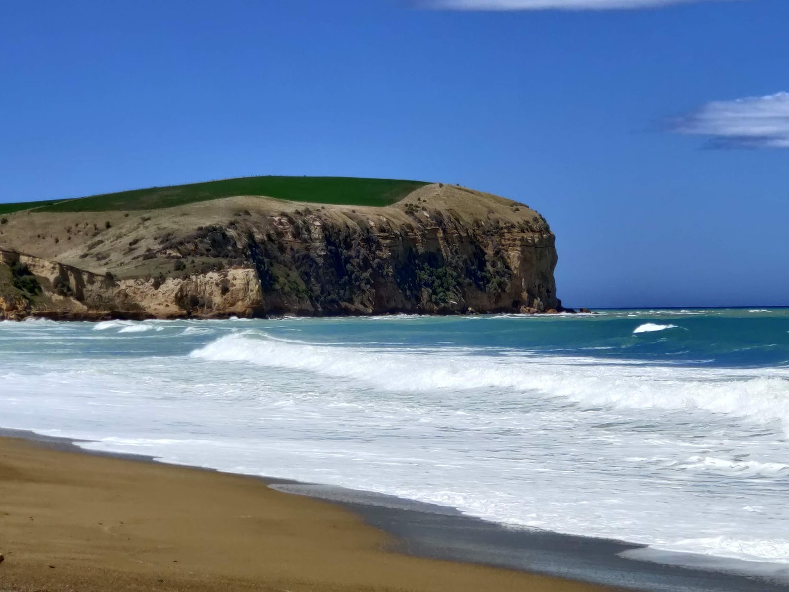 Foto de S14 Beach - lugar popular entre os apreciadores de relaxamento