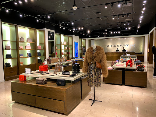 Clothing Store «Burberry Outlet», reviews and photos, 5220 Fashion Outlets Way, Rosemont, IL 60018, USA
