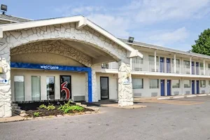 Motel 6 St. Joseph, MO image