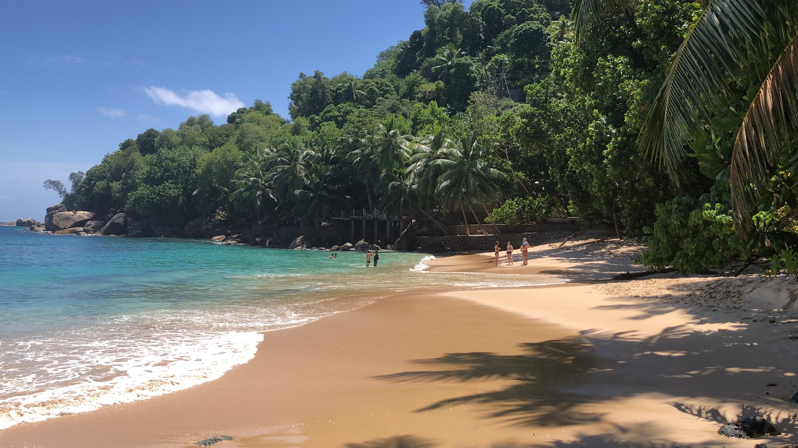 Foto de Playa Top Soleil con arena fina beige superficie