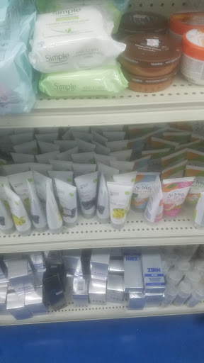 Department Store «Lot-less Closeouts», reviews and photos, 3155 Amboy Rd, Staten Island, NY 10306, USA