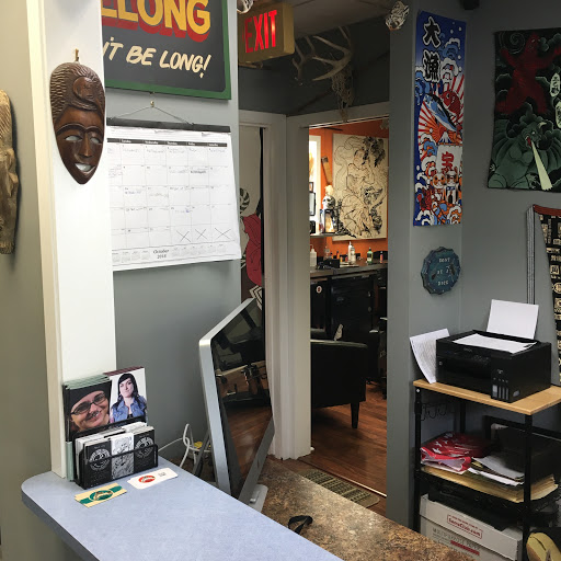 Body Piercing Shop «Black Ink Tattoo & Body Piercing», reviews and photos, 540 E Terra Cotta Ave, Crystal Lake, IL 60012, USA