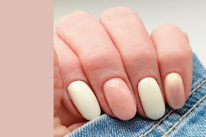Rebalancing Nails & Beauty