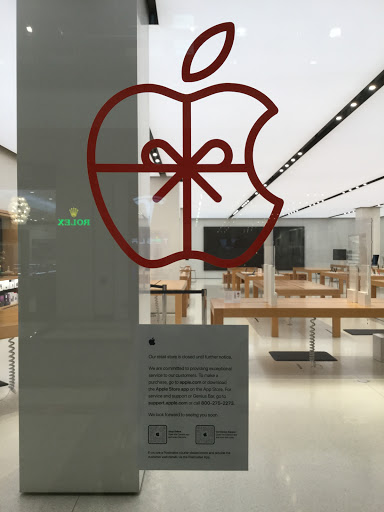 Apple Brea Mall image