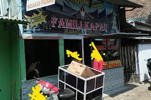 Famili Kapau image