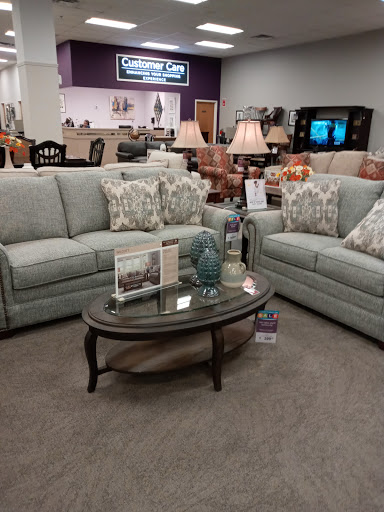 Furniture Store «Raymour & Flanigan Furniture and Mattress Store», reviews and photos, 610 Exterior Street, Bronx, NY 10451, USA