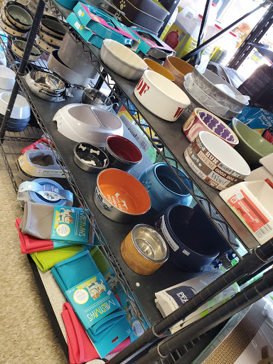 Pet Supply Store «Iowa Pet Foods & Seascapes», reviews and photos, 1500 22nd St, West Des Moines, IA 50266, USA