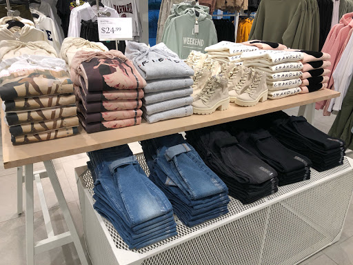 Clothing Store «H&M», reviews and photos, 701 Lynnhaven Pkwy # 1212, Virginia Beach, VA 23452, USA