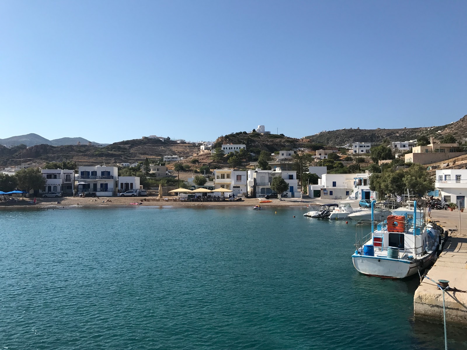 Foto di Psathi beach con molto pulito livello di pulizia