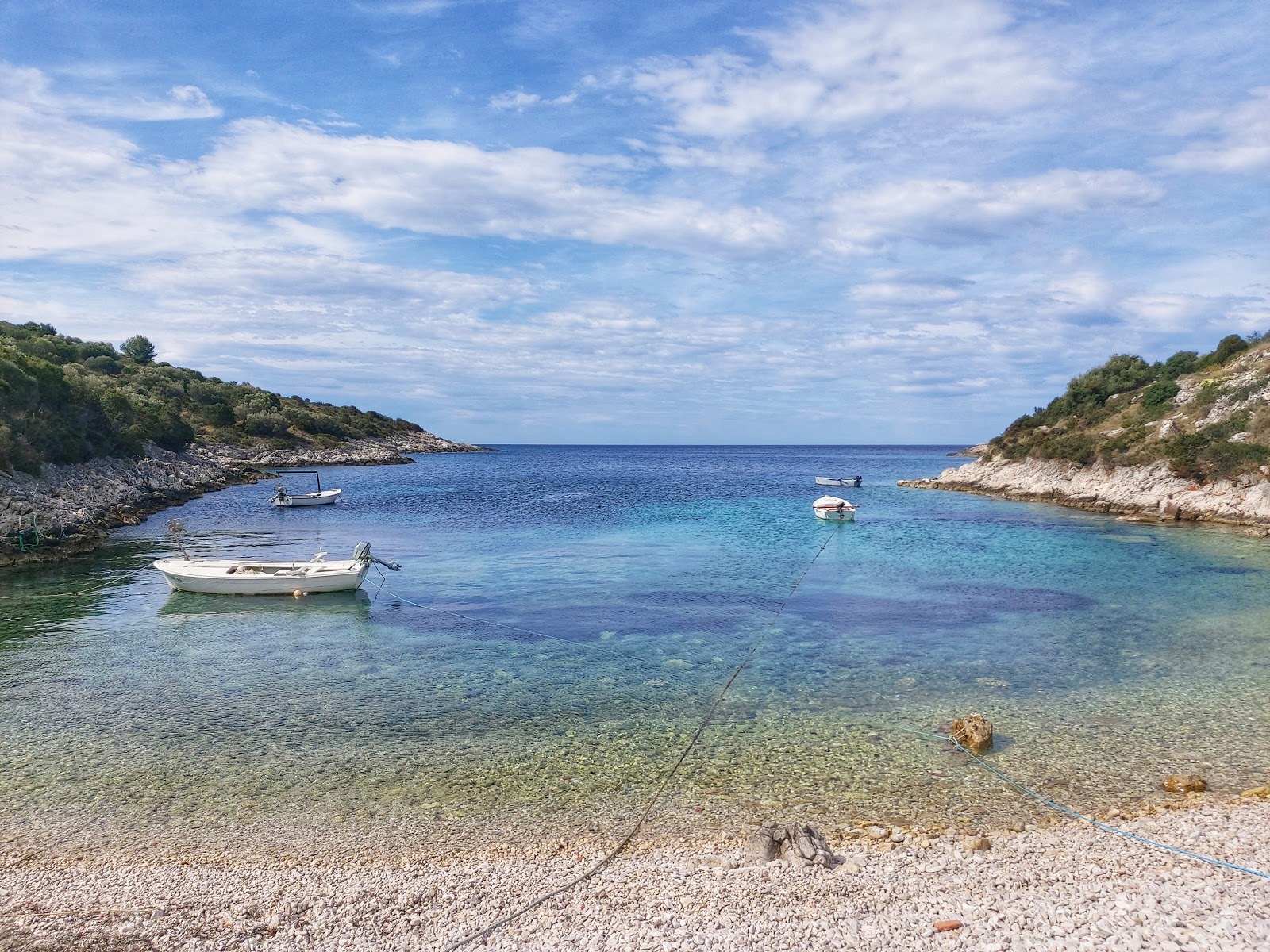 Foto van Brbinjscica Bay met turquoise puur water oppervlakte