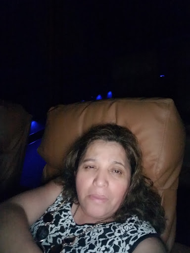 Movie Theater «Cinema 12 Theatre: Classic Cinemas», reviews and photos, 100 L W Besinger Dr, Carpentersville, IL 60110, USA