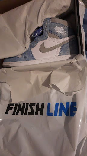 Shoe Store «Finish Line», reviews and photos, 5959 Triangle Town Blvd, Raleigh, NC 27616, USA