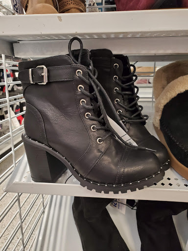 Shopping Mall «Vacaville Commons Shopping Center», reviews and photos, 2098 Harbison Dr, Vacaville, CA 95687, USA