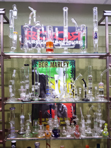Novelty Store «Hazel Sky Smoke shop Fredericksburg», reviews and photos, 5244 Fredericksburg Rd, San Antonio, TX 78229, USA
