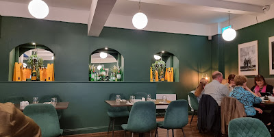 10 West Bistro & Cocktail Lounge - Restaurant Wexford