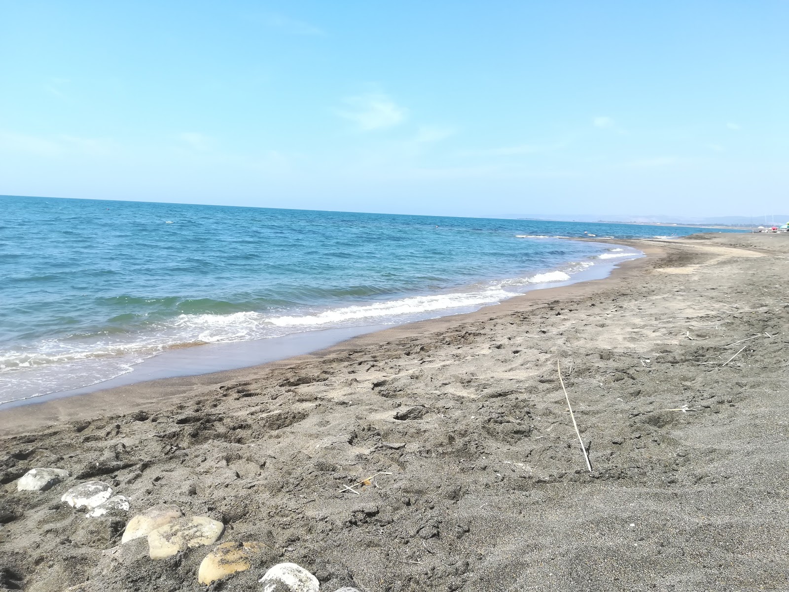 Fotografie cu Spiaggia di Campo di Mare zonă de stațiune de pe plajă