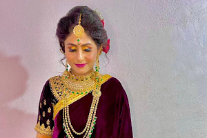 Rashi Jain | Celebrity Makeup Artist image