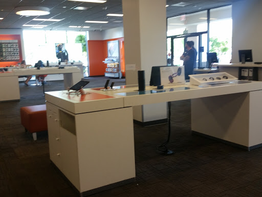 Cell Phone Store «AT&T», reviews and photos, 2439 W Kettleman Ln, Lodi, CA 95242, USA