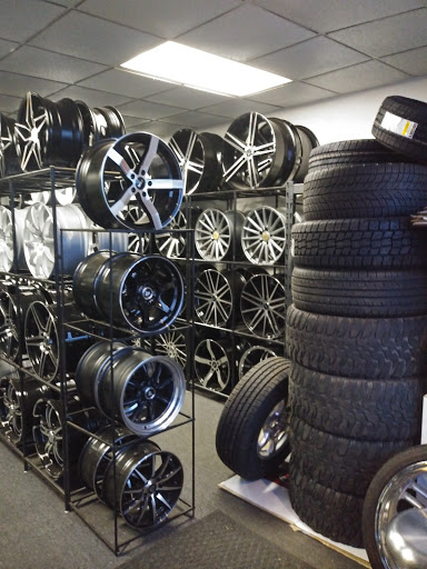 Main Tires & Wheels